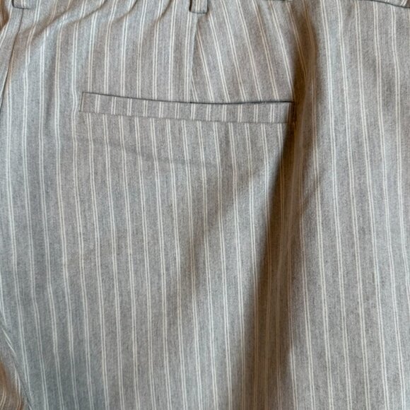 Pennigtons Size 20 Gray and White Stripe Pants - Picture 9 of 9